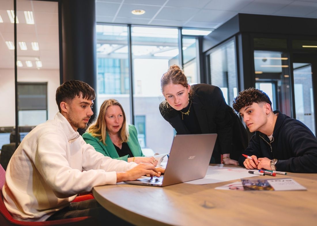Studenten en starters bij Lansigt.jpg