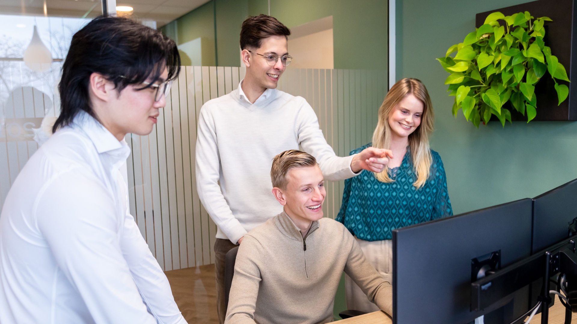Young talent samenwerken als een team bij Lansigt