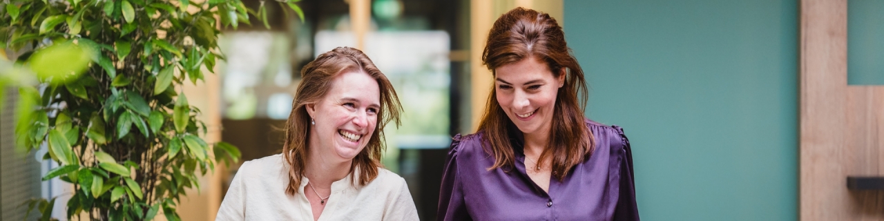 De kracht van meedenken en ontwikkelen: Michelle en Myrna over leiderschap